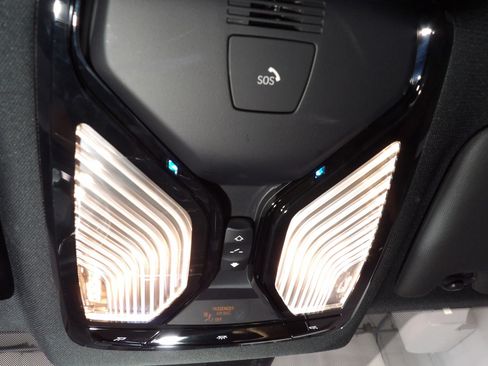 Used 2024 BMW 230i Coupe w/ Convenience Package image 28