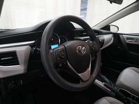 Used 2016 Toyota Corolla LE FWD image 8