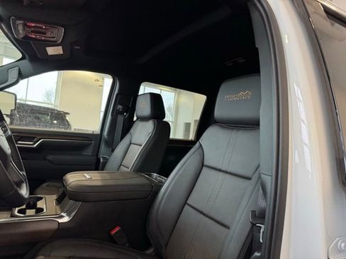 New 2026 Chevrolet Silverado 3500 High Country w/ Z71 Off-Road Package AWD/4WD image 9