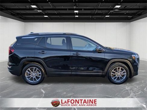 Certified 2022 GMC Terrain SLT image 6