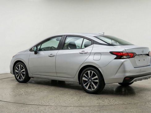 Used 2025 Nissan Versa SV image 6