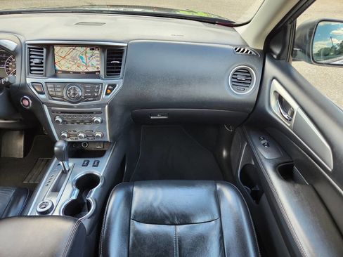 Used 2018 Nissan Pathfinder SL w/ Midnight Edition Package image 18