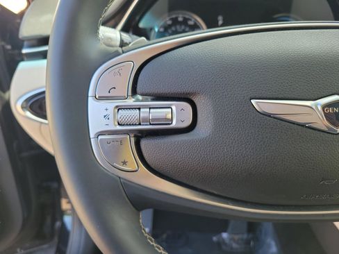 Used 2023 Genesis GV70 2.5T w/ Select Package AWD/4WD image 10