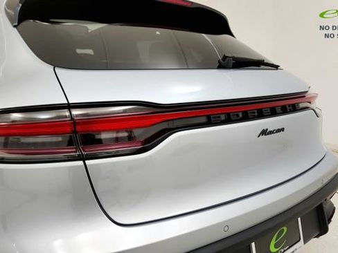 Used 2024 Porsche Macan AWD/4WD image 26