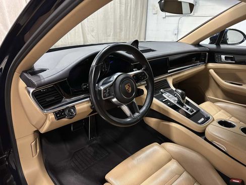 Used 2018 Porsche Panamera 4S w/ Sport Package AWD/4WD image 11