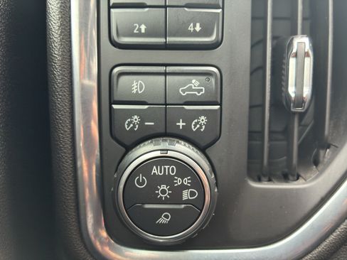 Used 2020 Chevrolet Silverado 1500 LT Trail Boss w/ Midnight Edition AWD/4WD image 25
