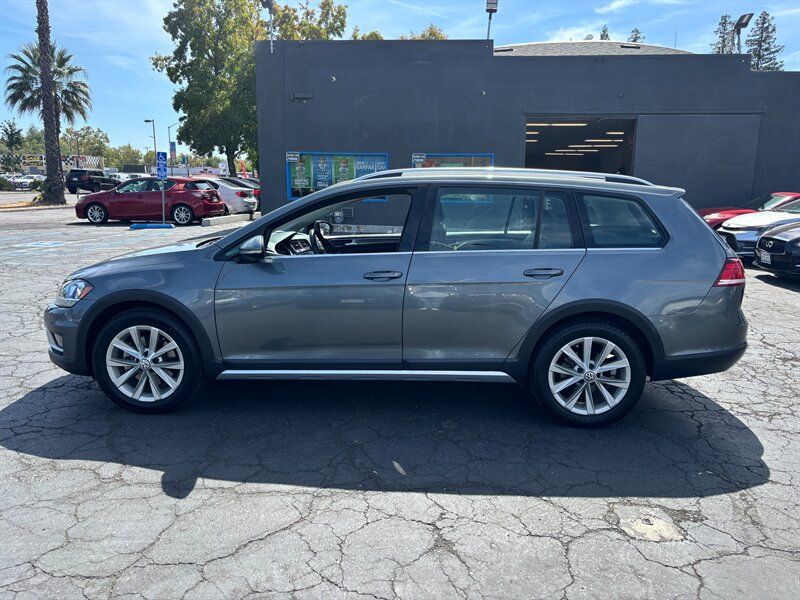 Used 2019 Volkswagen Golf Alltrack S AWD/4WD image 9