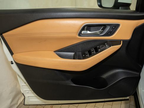 Used 2023 Nissan Rogue Platinum w/ Platinum Premium Package image 13