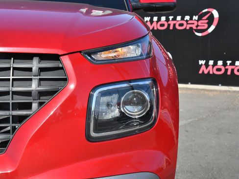 Used 2022 Hyundai Venue SE w/ Cargo Package FWD image 11