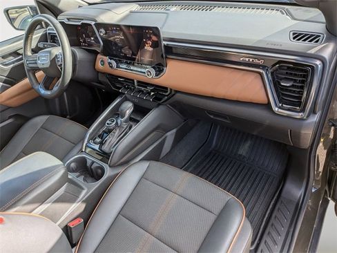 Used 2024 GMC Canyon AT4 w/ Technology Package image 32
