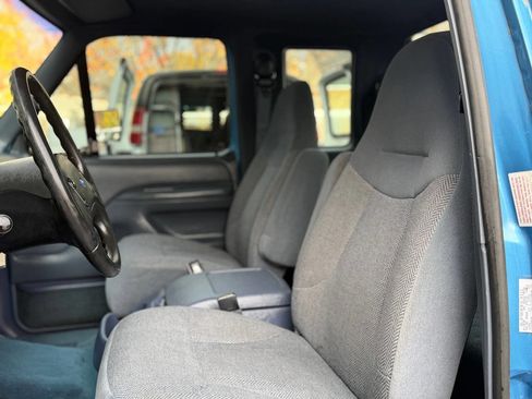 Used 1993 Ford F250 XLT image 17