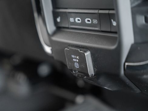 New 2026 RAM 2500 Laramie AWD/4WD image 39