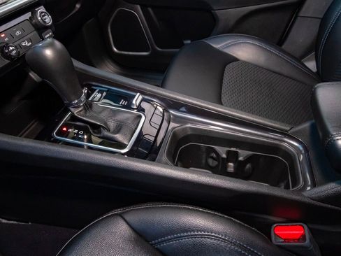 Used 2025 Jeep Compass Latitude image 28