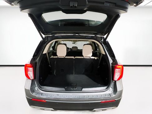 Used 2023 Ford Explorer XLT w/ Equipment Group 202A image 18