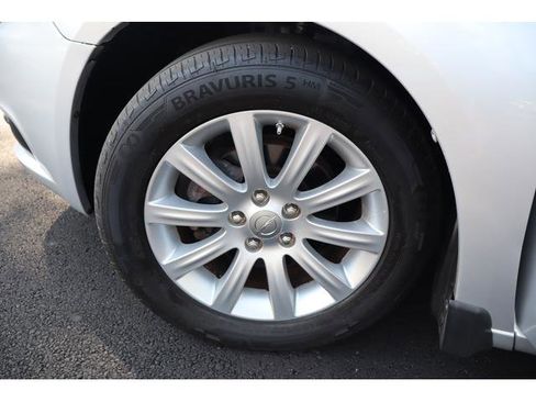 Used 2011 Chrysler 200 Touring image 13