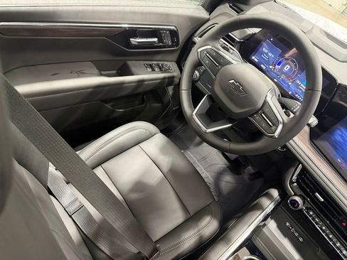 New 2026 Chevrolet Suburban Z71 w/ Comfort Package image 16