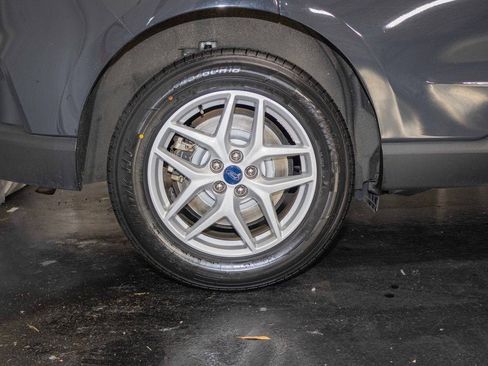 Used 2021 Ford Edge SE image 7