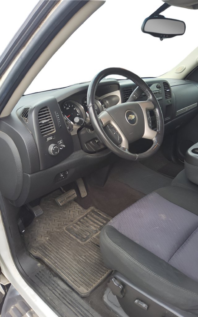 Used 2010 Chevrolet Silverado 2500 LT w/ Interior Plus Package AWD/4WD image 17
