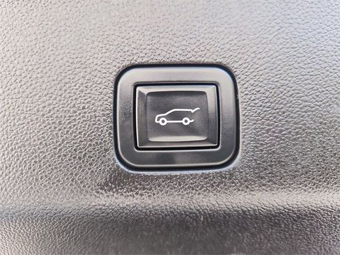 Used 2023 Cadillac Escalade Sport Platinum image 6