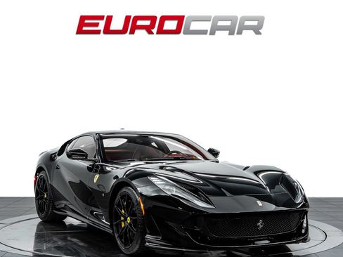 Used 2020 Ferrari 812 Superfast RWD image 7