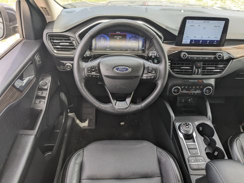 Used 2020 Ford Escape Titanium image 15