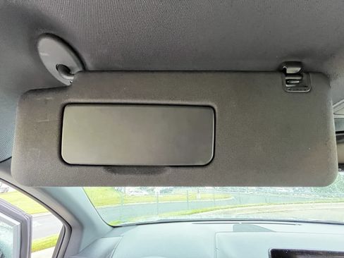 Used 2021 Toyota Sienna XLE FWD image 24