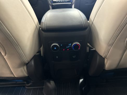 Used 2023 Ford Explorer Platinum w/ Technology Package image 29