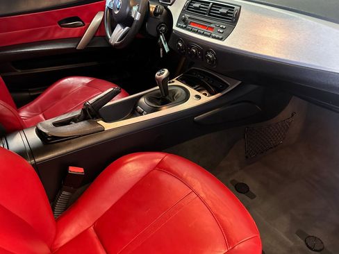 Used 2005 BMW Z4 3.0i RWD image 14