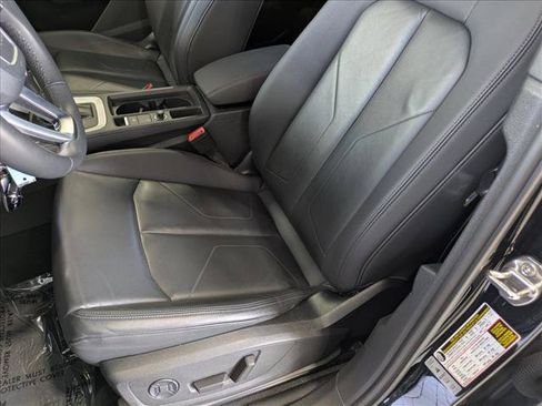 Used 2025 Audi Q3 2.0T Premium AWD/4WD image 15