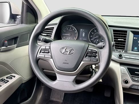 Used 2018 Hyundai Elantra SEL image 16