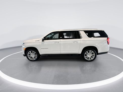 Used 2023 Chevrolet Suburban High Country image 5