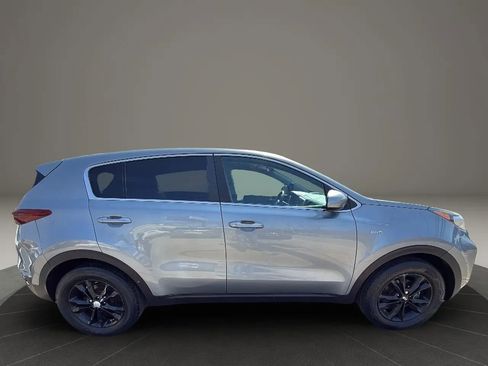 Used 2020 Kia Sportage LX image 4