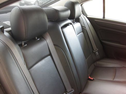 Used 2013 Hyundai Genesis 3.8 w/ Technology Pkg RWD image 28