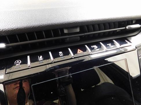 New 2025 Jeep Grand Cherokee Altitude image 25