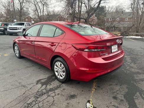 Used 2017 Hyundai Elantra SE image 5