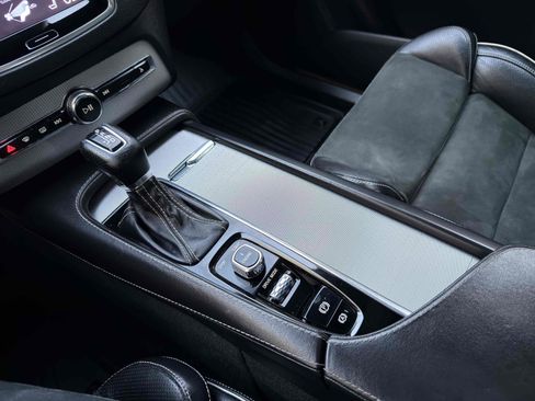 Used 2016 Volvo XC90 T6 R-Design w/ Vision Package image 69