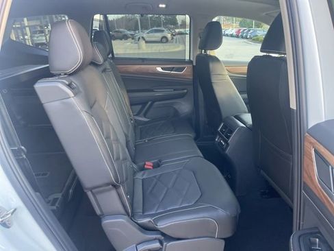 New 2026 Volkswagen Atlas SE image 30