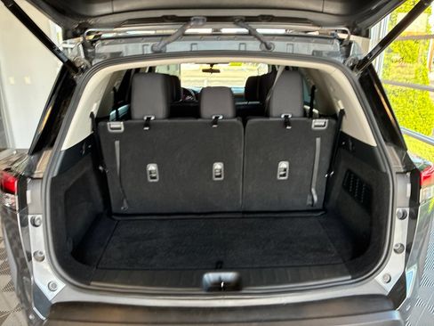 Used 2025 Nissan Pathfinder SV FWD image 11