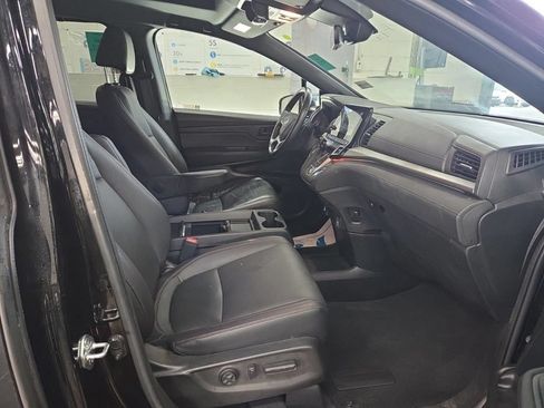 Used 2023 Honda Odyssey Sport image 2