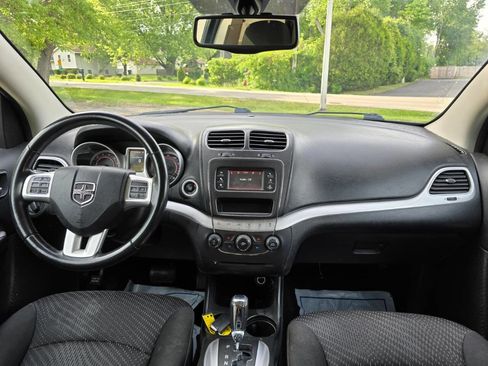 Used 2016 Dodge Journey SE w/ Flexible Seating Group FWD image 12