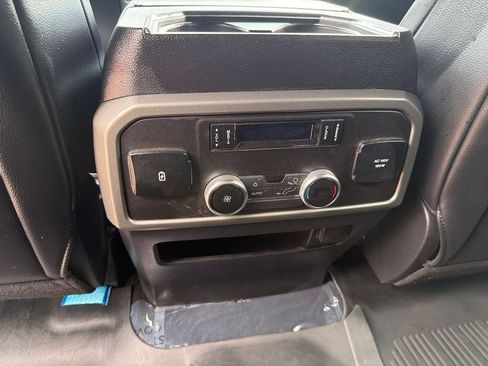 Used 2018 Ford Expedition XLT w/ Equipment Group 202A AWD/4WD image 16