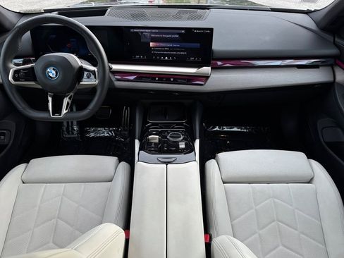 Used 2024 BMW i5 eDrive40i w/ M Sport Package RWD image 14