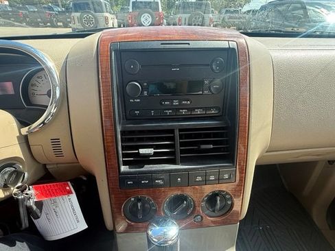 Used 2007 Ford Explorer Eddie Bauer AWD/4WD image 3