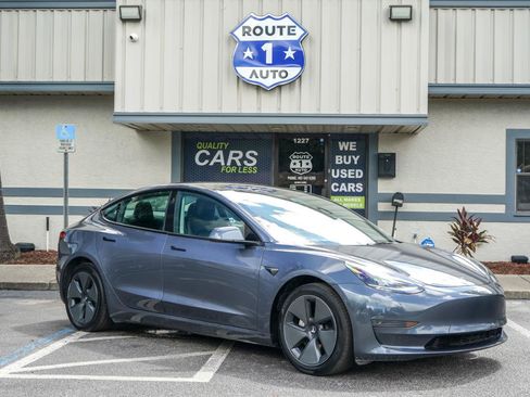 Used 2023 Tesla Model 3 Standard Range RWD image 4