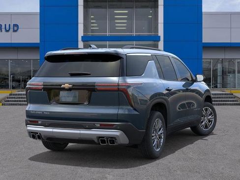 New 2026 Chevrolet Traverse LT w/ Driver Confidence Package AWD/4WD image 4