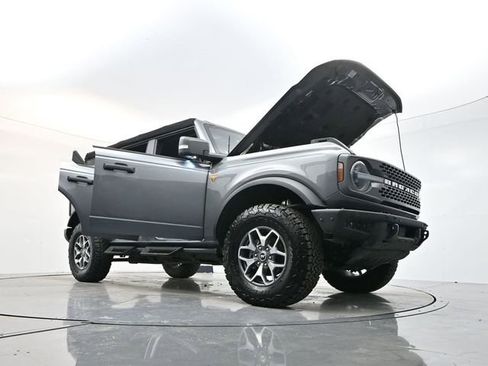 Used 2024 Ford Bronco Badlands image 39