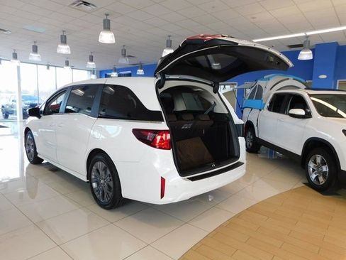New 2026 Honda Odyssey Touring image 21