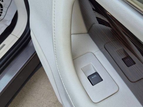 Used 2012 Lincoln MKS FWD image 68