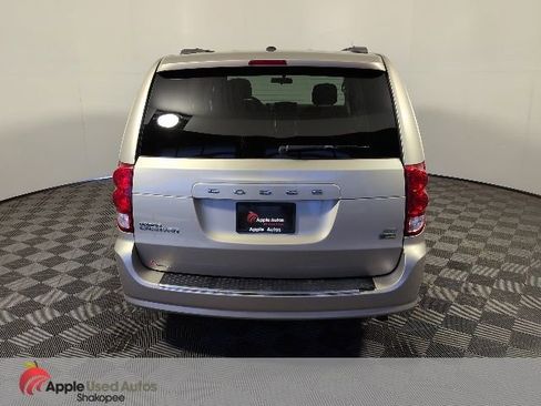 Used 2016 Dodge Grand Caravan SXT FWD image 6