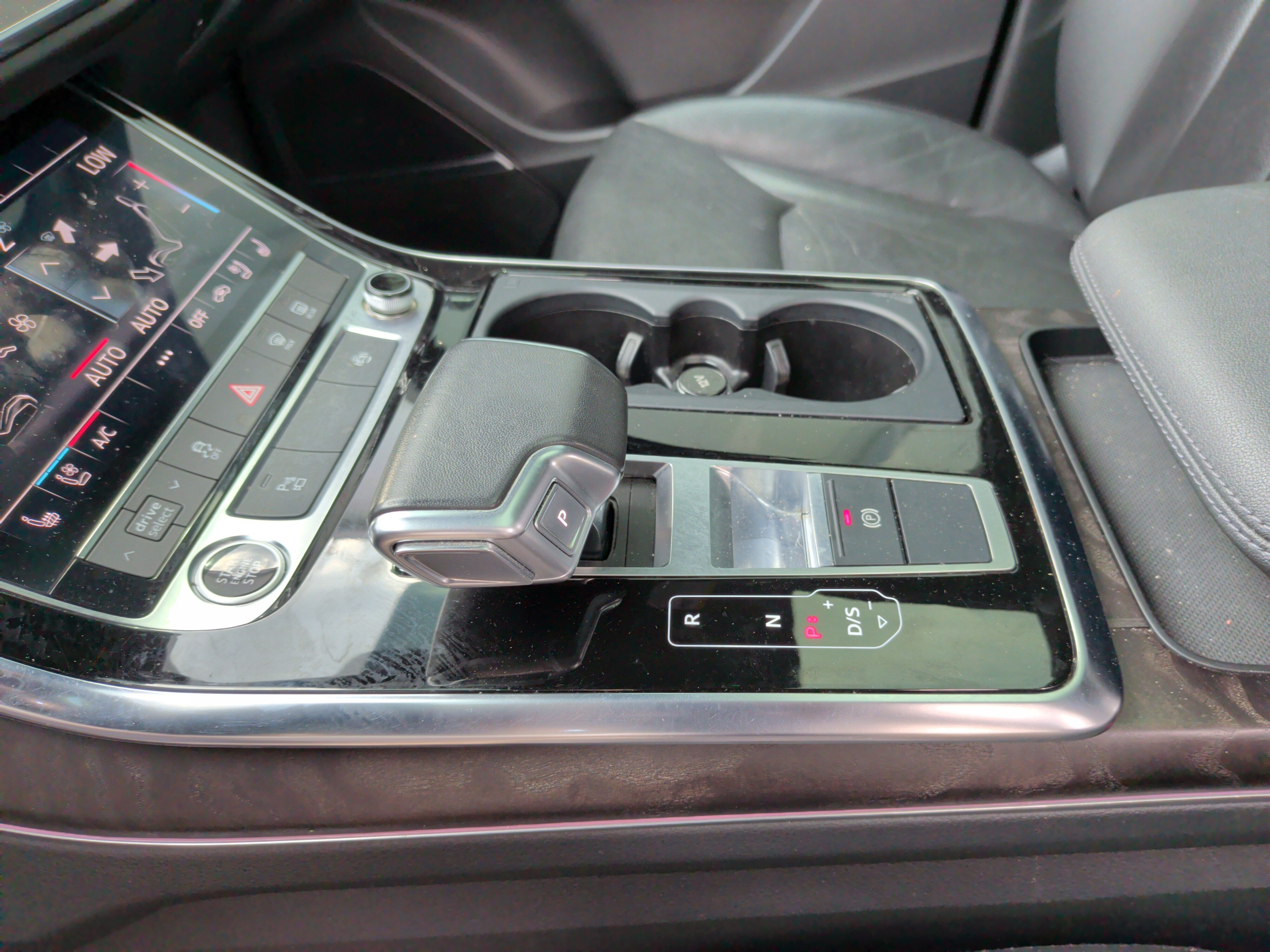Used 2022 Audi Q7 2.0T Premium Plus w/ Premium Plus Package AWD/4WD image 25